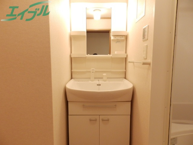 洗面設備　同型参考写真