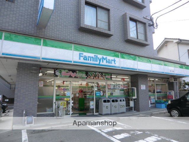 コンビニ　ファミリーマート　武３丁目店（コンビニ）まで184m