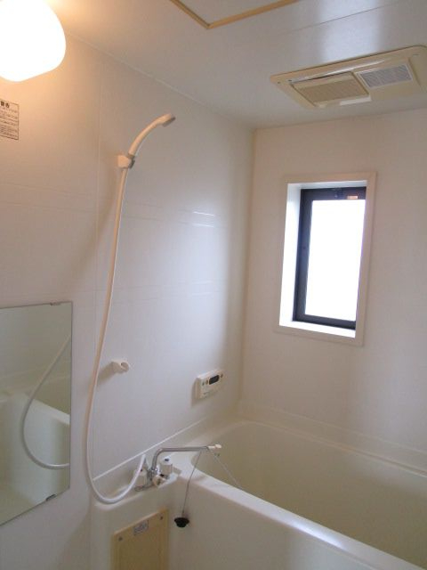 バス・シャワールーム　きれいなお風呂です♪