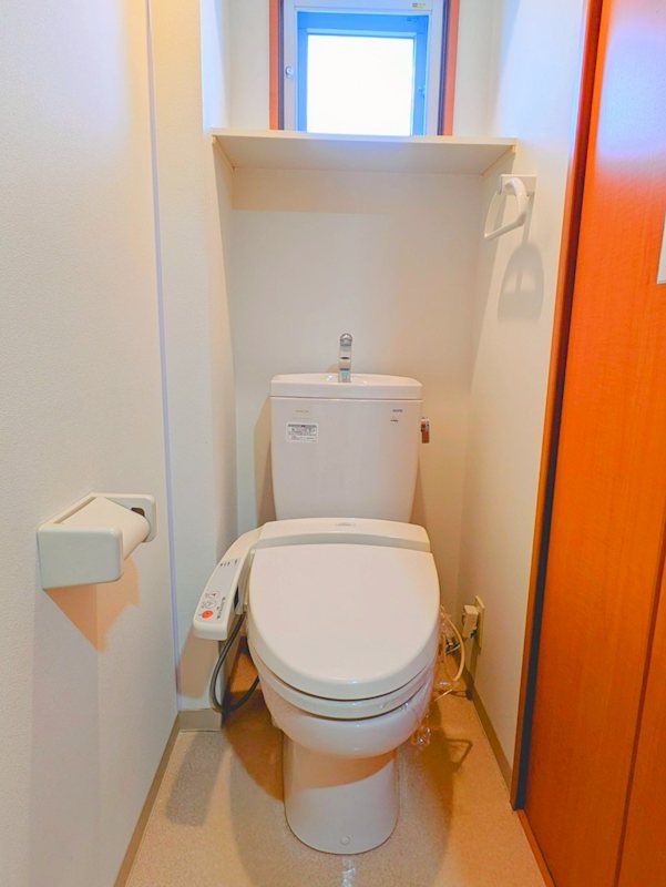 トイレ　202号室の写真です。