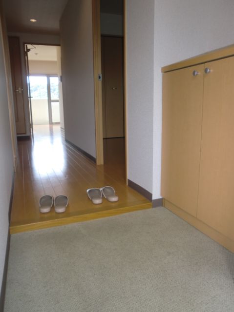 玄関　土間スペースの広い玄関