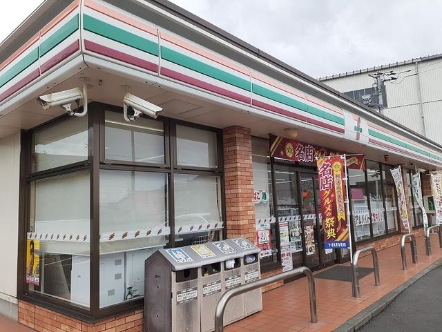 コンビニ　セブンイレブン上滝東店（コンビニ）まで900m