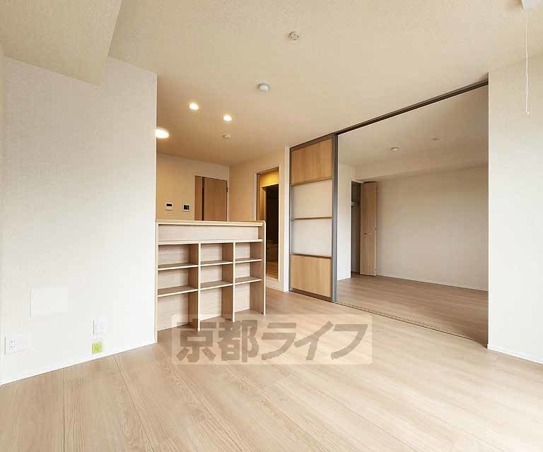 居室・リビング　落ち着いた雰囲気のお部屋です