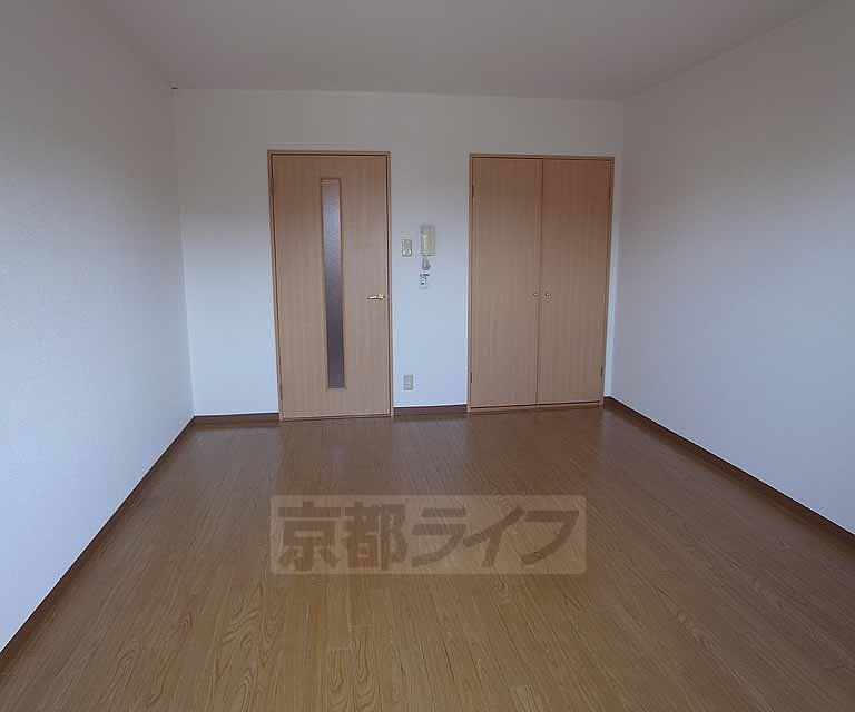 居室・リビング　広々とした洋室です。