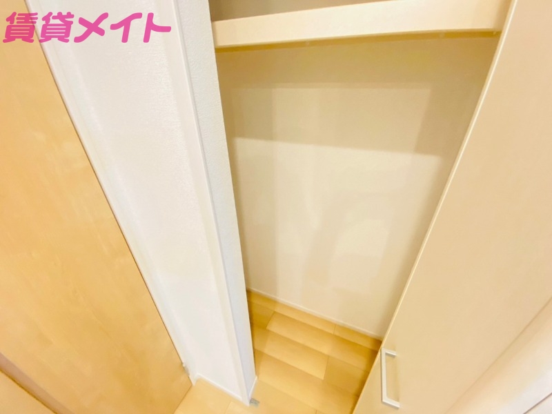 収納　同型反転タイプ画像