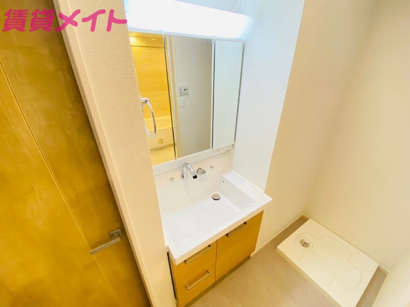 洗面設備　同型反転タイプ画像