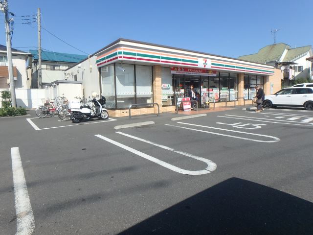 コンビニ　セブンイレブン（コンビニ）まで430m