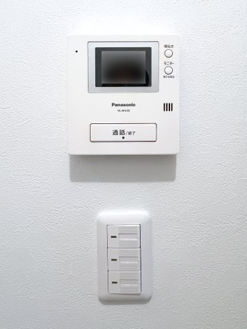 セキュリティ　同物件・別部屋画像　左右反転タイプ