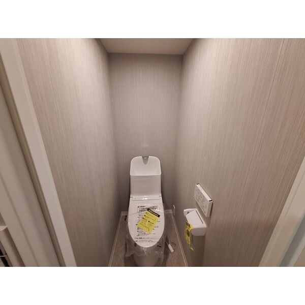 トイレ　※別号室の参考写真です