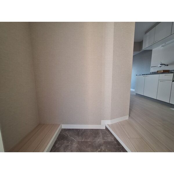 玄関　※別号室の参考写真です