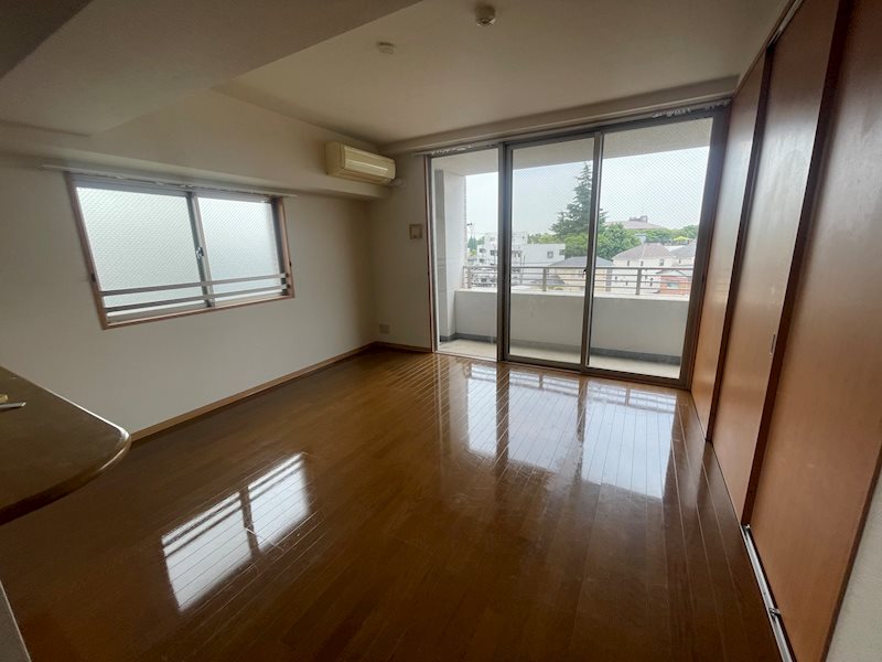 居室・リビング　同建物、他号室写真参照