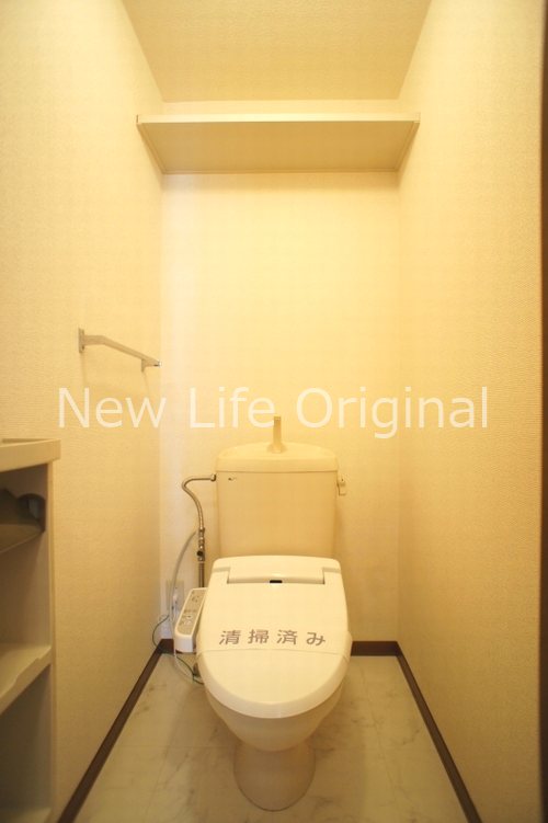 トイレ　お掃除のしやすいシンプルなトイレです