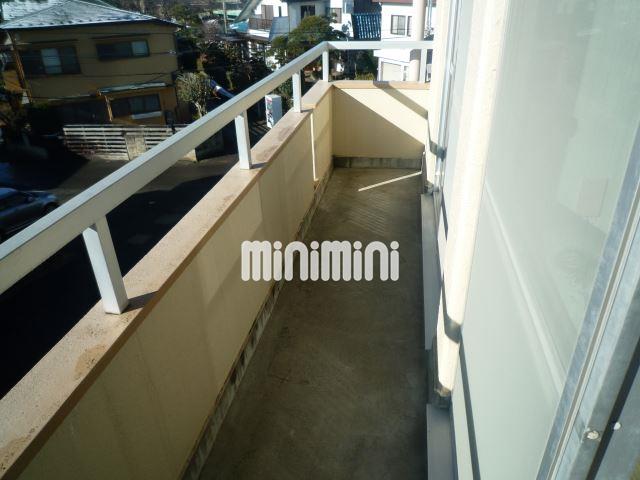 バルコニー　南向きで洗濯物も良く乾きます。