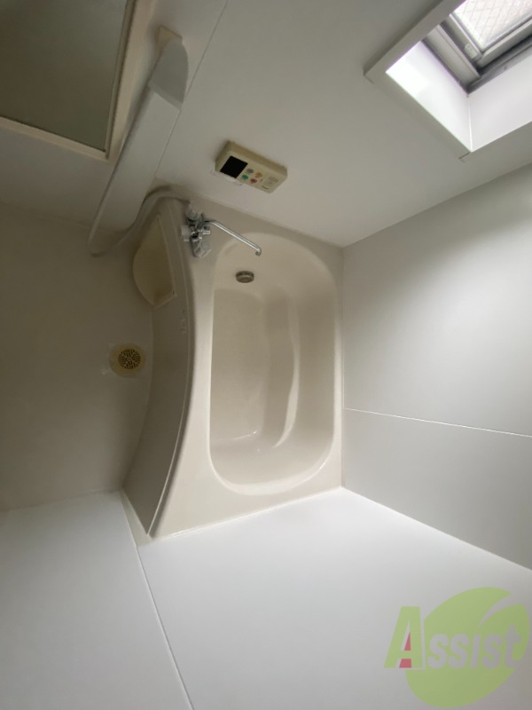 バス・シャワールーム　清潔感のある浴室ですね。機能性も使い勝手も良さそうです。