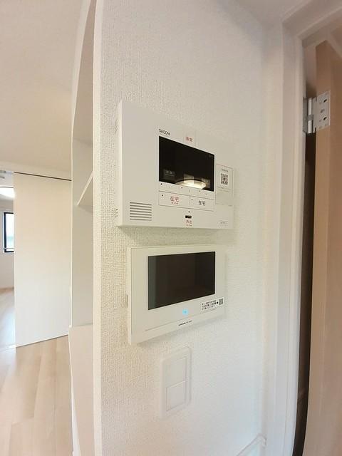 セキュリティ　モニター付きインターホン