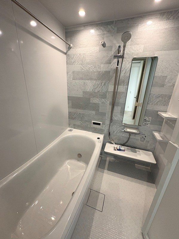 バス・シャワールーム　バス