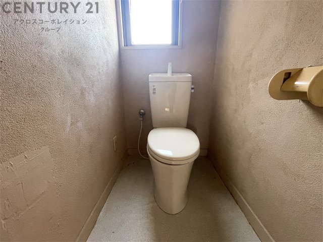 トイレ　独立洗面台あり、毎朝おしゃれに忙しい女性の方におすすめです