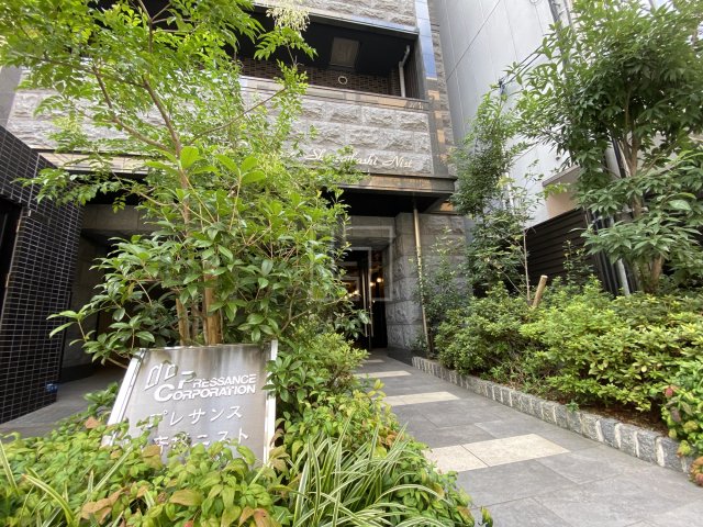 エントランス　プレサンス心斎橋ニスト　エントランス