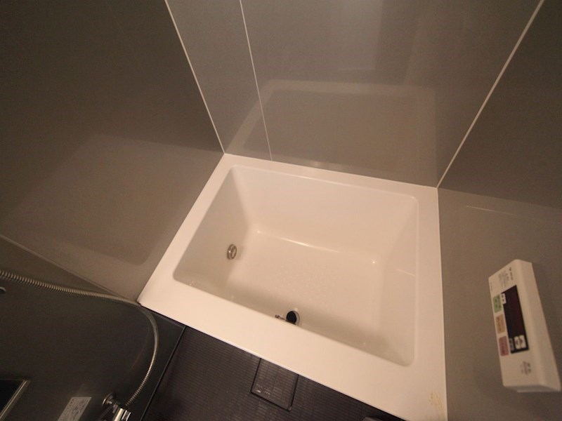 バス・シャワールーム　追い焚き機能付お風呂