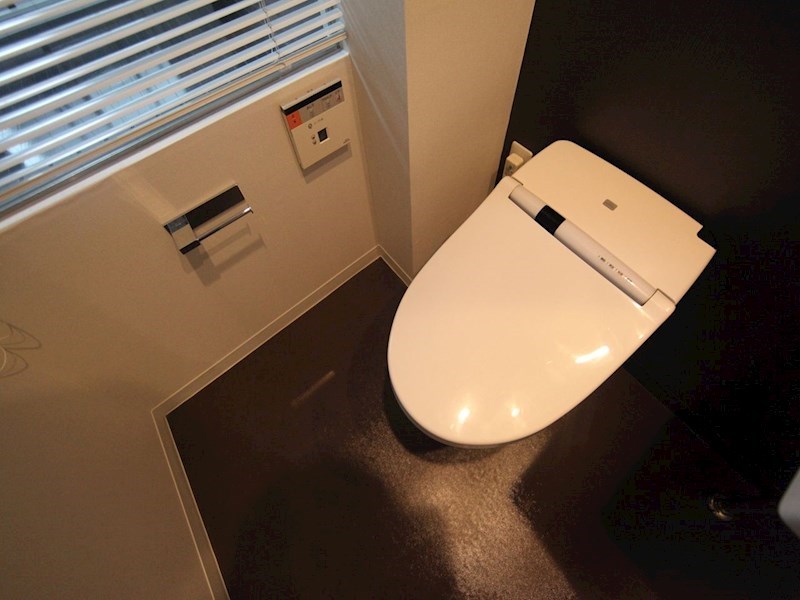 トイレ　温水洗浄便座付トイレ