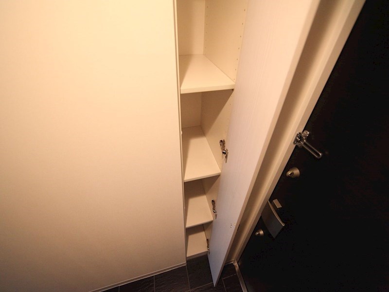 玄関　シューズボックス