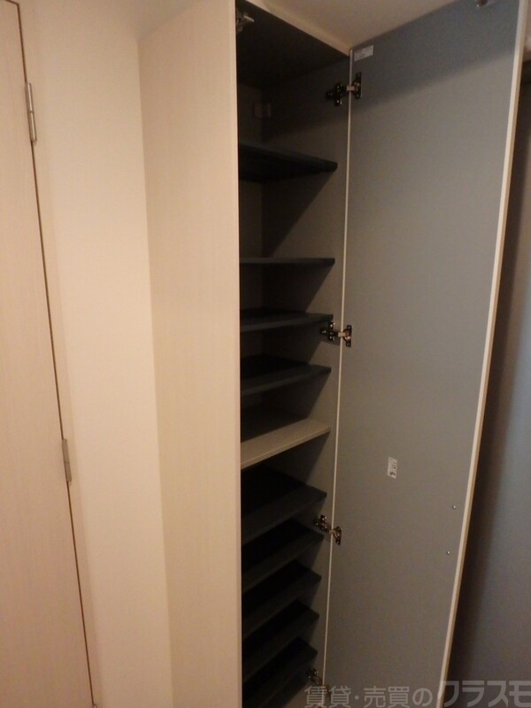 その他設備　トールタイプのシューズボックスで玄関スッキリ♪