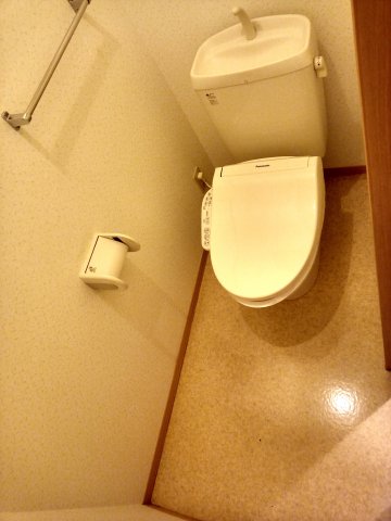 トイレ　温水洗浄暖房便座