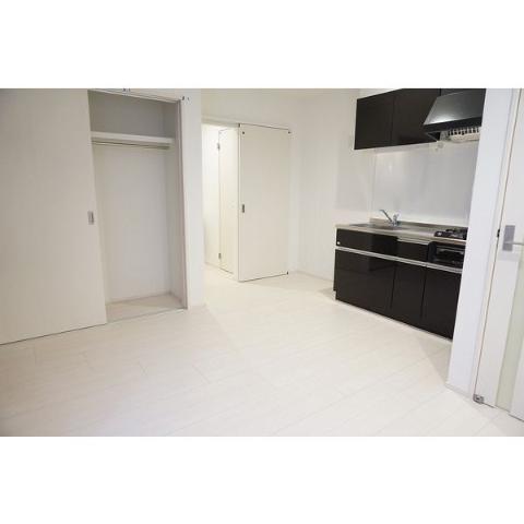 居室・リビング　室内