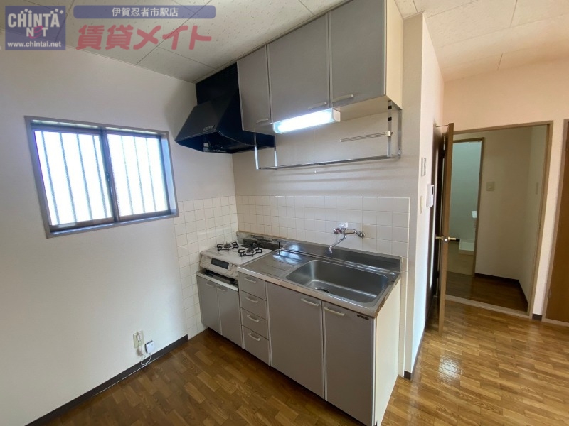 キッチン　別部屋の写真となります。