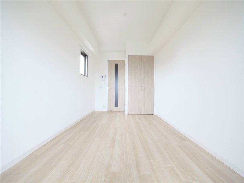 居室・リビング　洋室8.6帖　クローゼット付（収納充実してます）