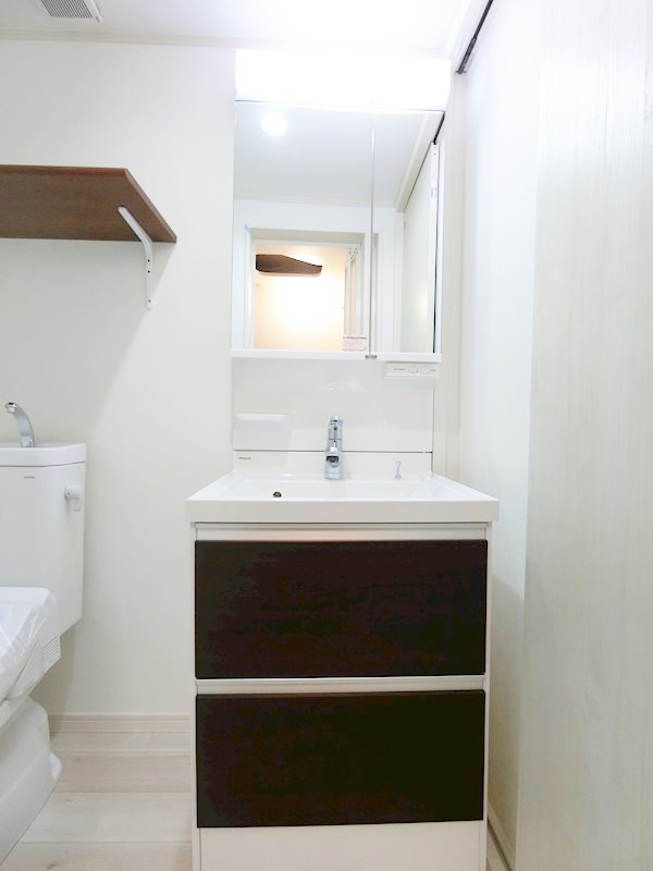 洗面設備　身支度に欠かせない独立洗面台♪