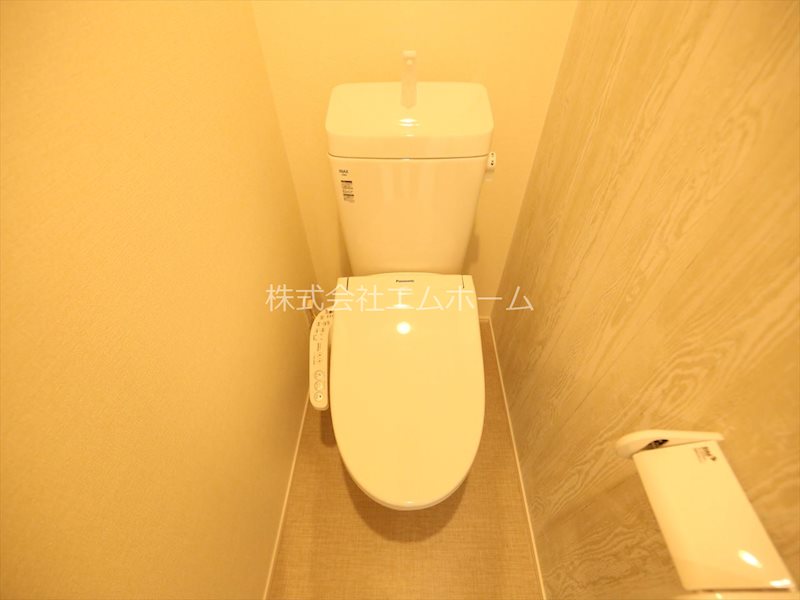 トイレ　温水洗浄暖房便座付トイレ