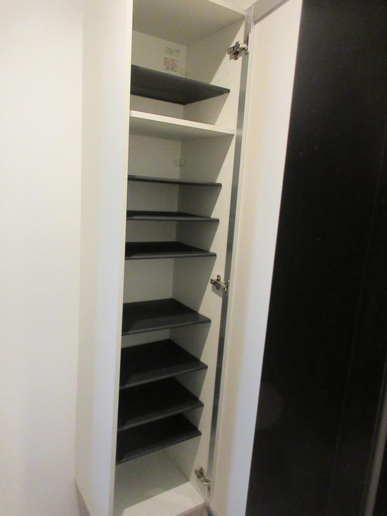 収納　シューズボックス