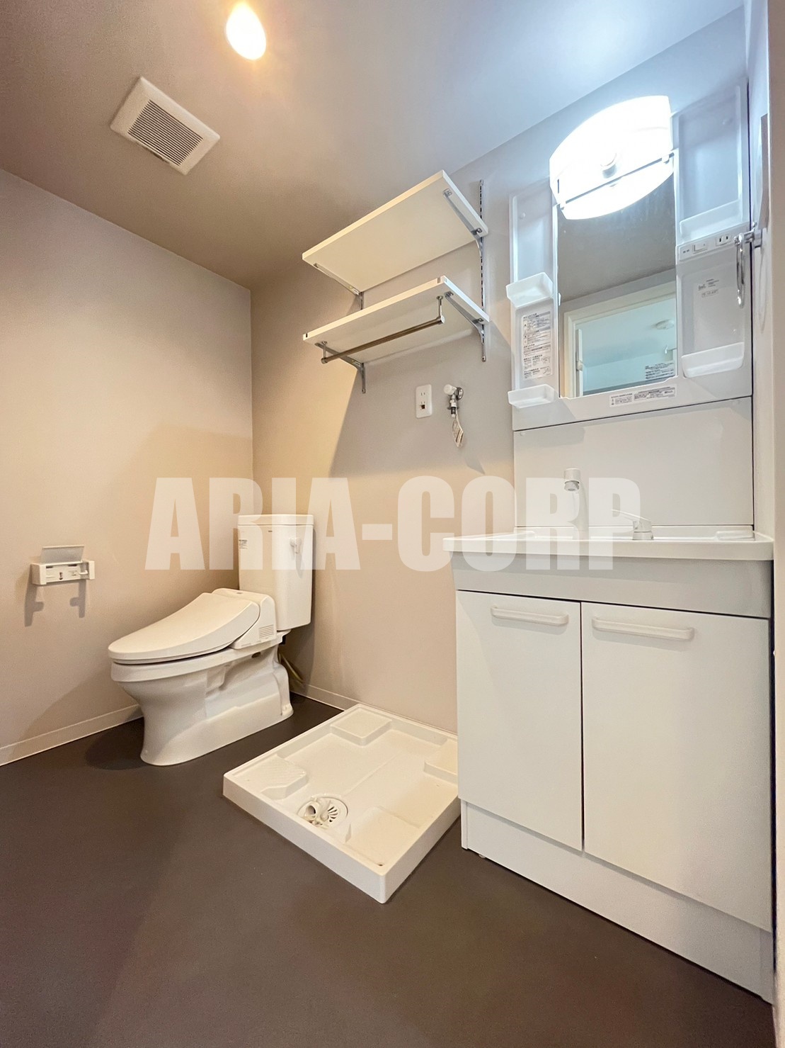 洗面設備　独立洗面台！収納豊富で便利です♪