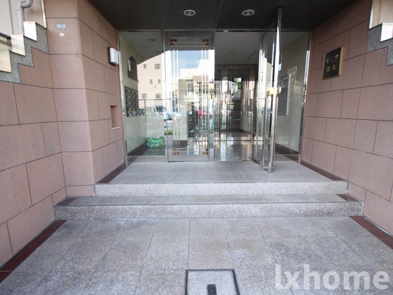 エントランス　ゆとりのあるエントランスです