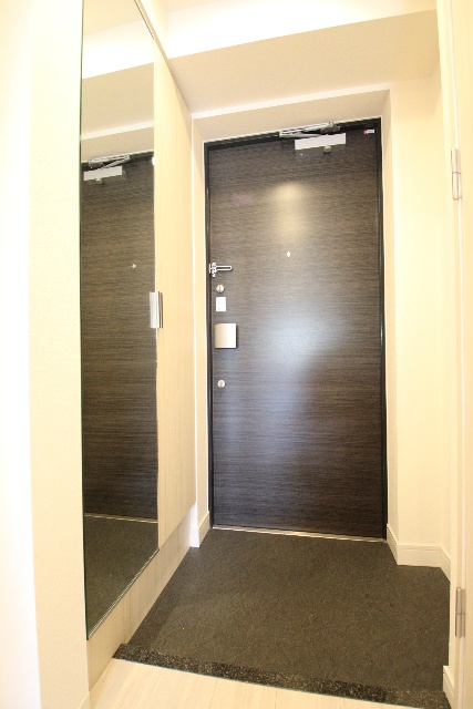 玄関　※別室の参考写真の為、現況優先です。