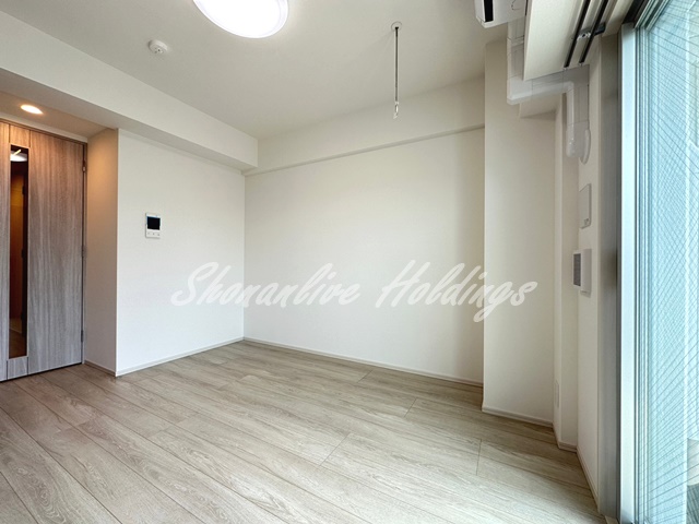 居室・リビング　同施工別建物