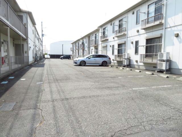 駐車場　駐車場