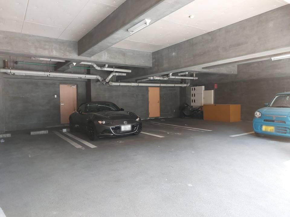 駐車場　駐車場