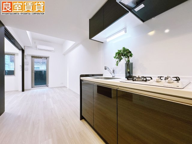 キッチン　ガス２口コンロ　システムキッチン