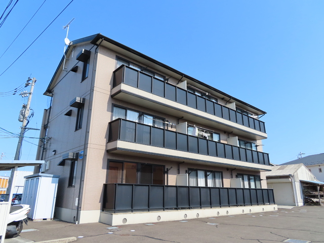 建物外観　２０２１年４月に撮影した外観写真です。