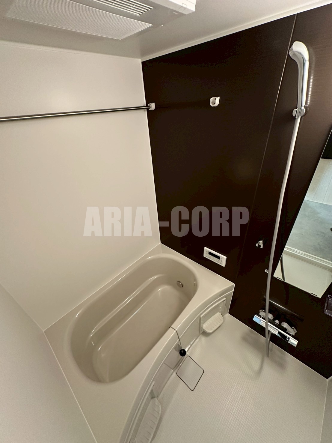 バス・シャワールーム　追焚き・浴室乾燥機付♪お洒落なバスルームです◎（同仕様）