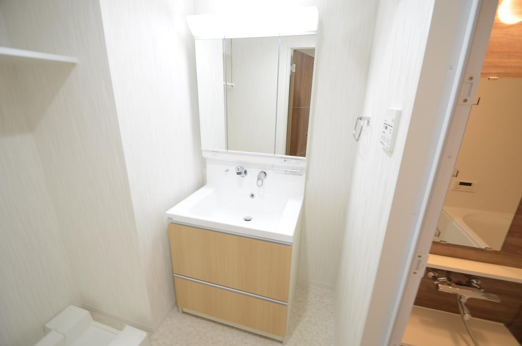 洗面設備　洗髪洗面化粧台