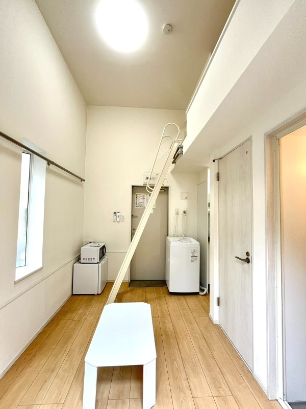 居室・リビング　家具家電つき！※別室参照