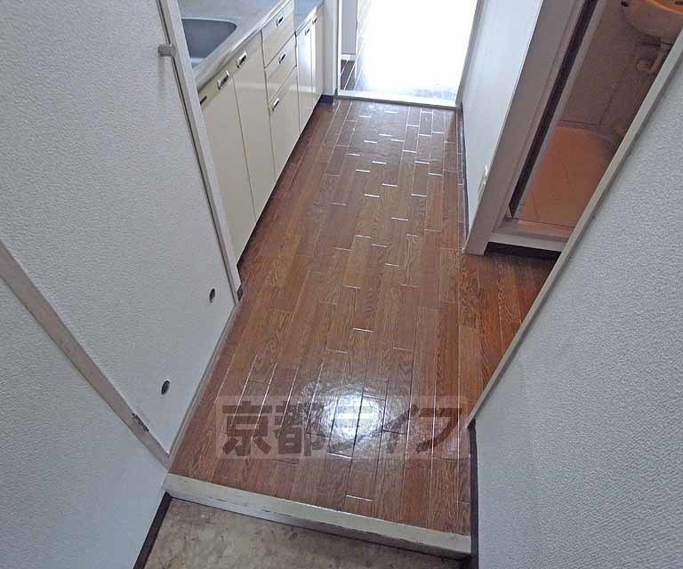 その他部屋・スペース　明るい廊下です。