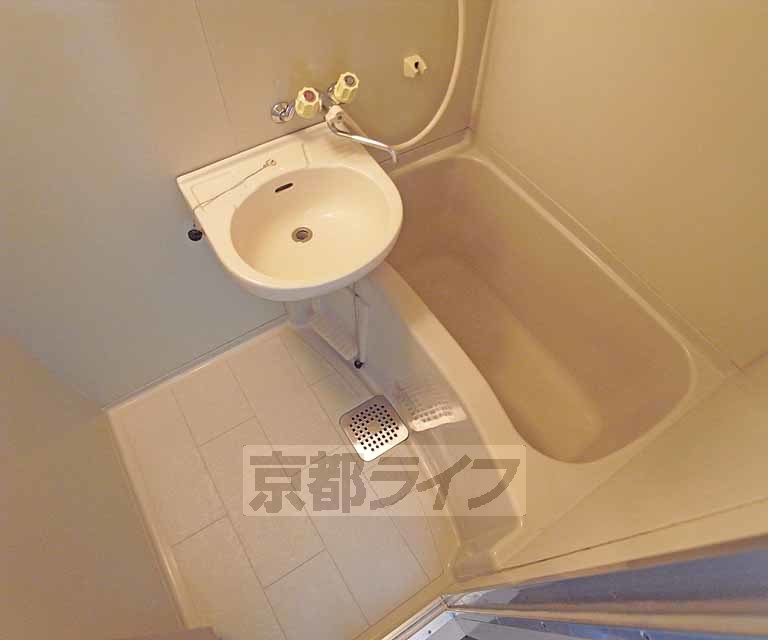 バス・シャワールーム　綺麗なユニットバスです。