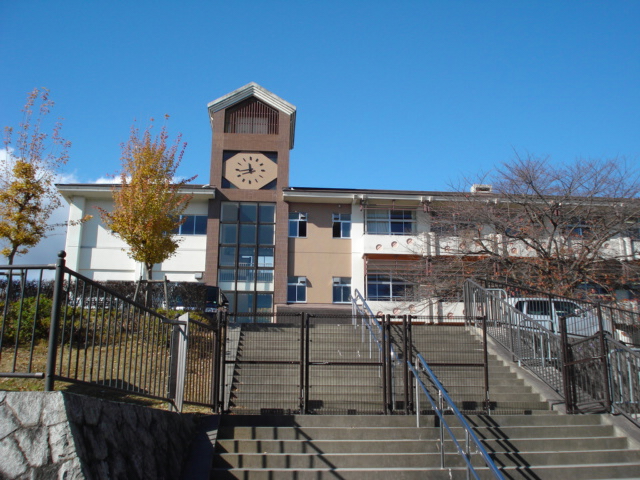 小学校　大津市立 雄琴小学校（小学校）まで1301m