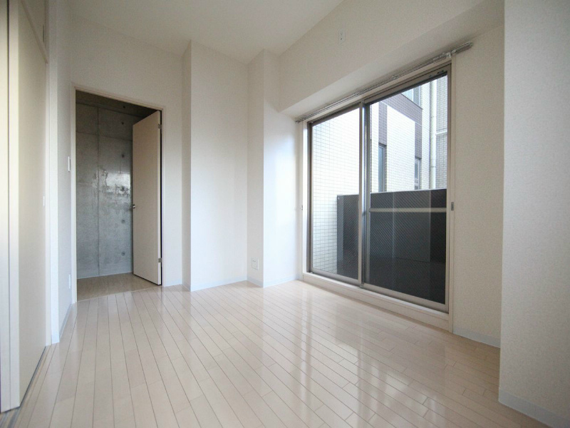 その他　洋室5.5帖　クローゼット付（収納充実してます）