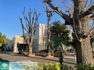 図書館　練馬区立関町図書館（図書館）まで890m