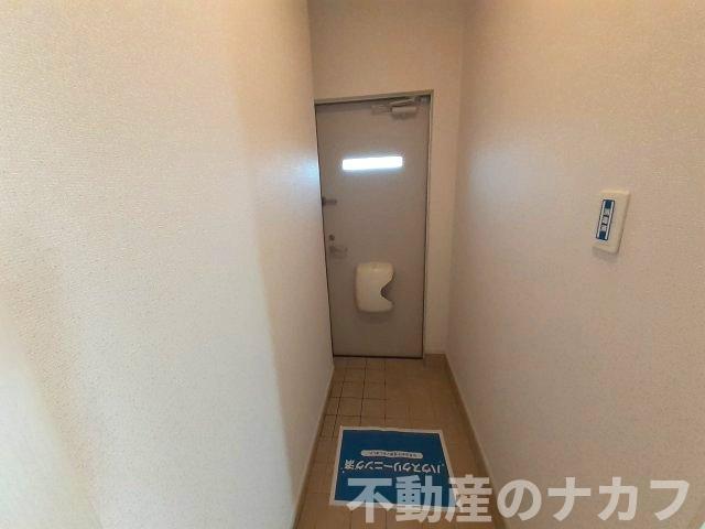 玄関　※過去の室内写真のため現況と異なる場合があります